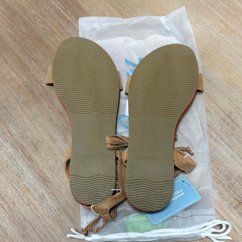 Roxy Women's Orange and Tan Sandals‎ - Picture 3 of 5